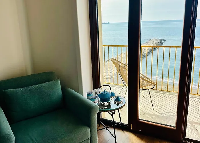 ゲストハウス Blumare Arthouse