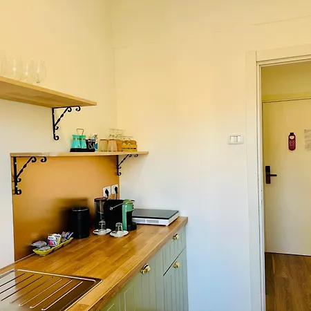 Pensión Blumare Arthouse 4*